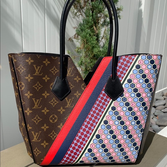 Handbag - Picture 1 of 2